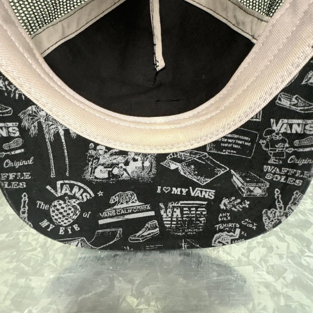 Vans‎ Snapback Trucker Hat All Over Print Mesh Waffle Soles Rare Black Retro